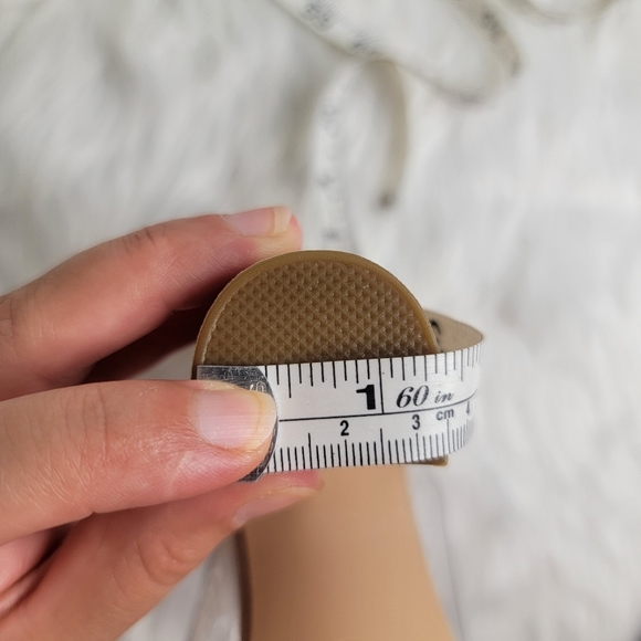 Nude suede heels chunky heel open toe. - Picture 9 of 10